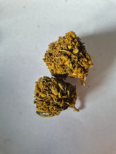 Load image into Gallery viewer, Royal OG CBD flower -  premium hemp bud for tea, organically grown, lab-tested, legal in the UK, rich in CBD, low THC (&lt;0.2%) 4